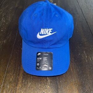 Nike Embroidered Logo Swoosh Club Hat FB5368 480 Blue S/M Unisex New With Tags